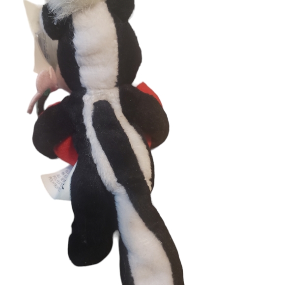 Vintage Warner Bro Pepe Le Pew Stuffed Plush BE MINE Looney Tune LOVE 1999 TAGS - Picture 3 of 4